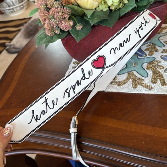 NWT Kate Spade Script Leather Meringue Adjustable Crossbody Guitar Bag Strap - Picture 13 of 14